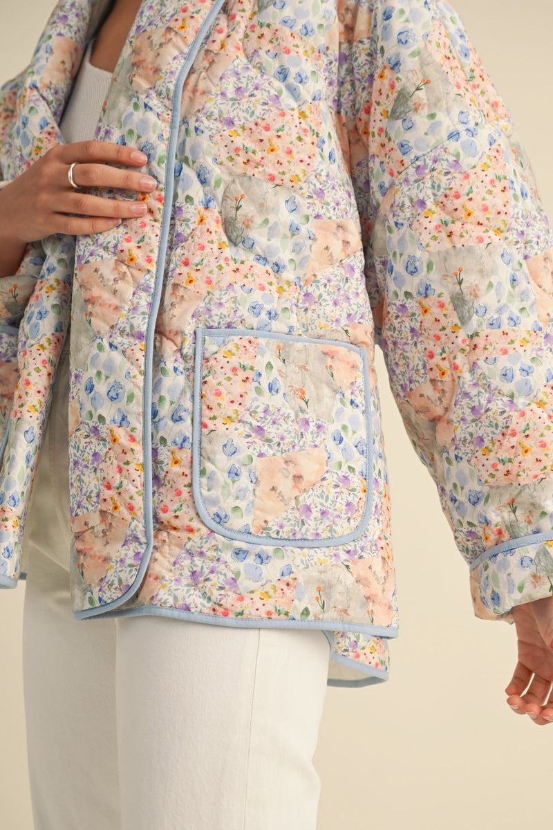 CLAIRISSA PATCHWORK FEELING FLORAL PRINT QUILTED JACKET