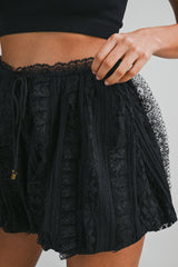 KAYLANI LACE TRIM DETAILED BUBBLE HEM SHORTS