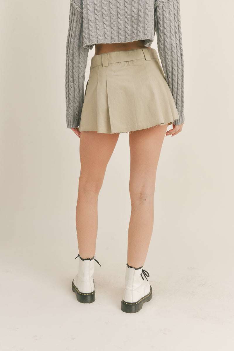 LILAH LOW RISE BELT MINI SKORT