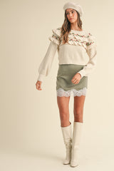 VONNI SCALLOP LACE TRIMMED SATIN MINI SKIRT