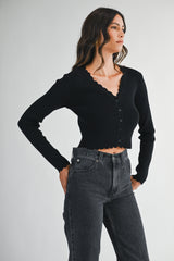 BRYNLEIGH SCALLOP EDGE V NECK KNIT TOP